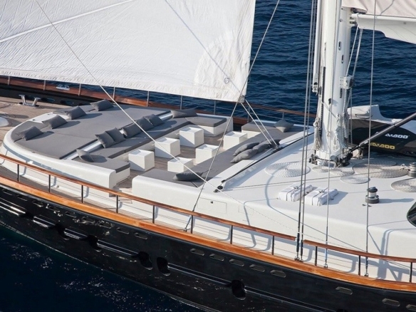 Bodrum’dan başlayan mavi turunuz için 46 m Infinity Gulet. 6 kabin, flybridge, jakuzi ve tüm su sporları ekipmanlarıyla rüya gibi bir Blue Cruise deneyimi.