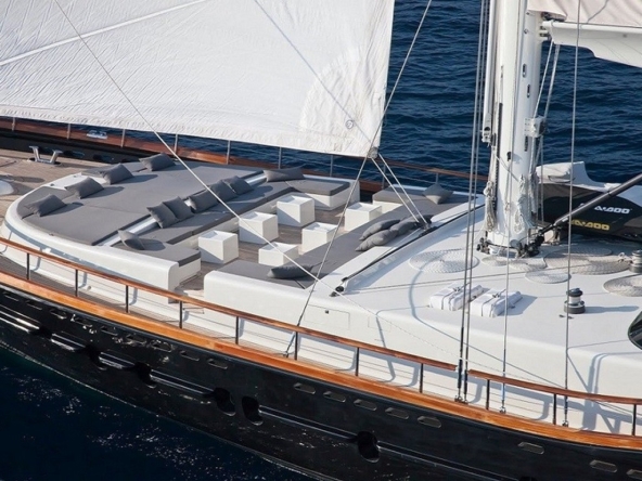 Bodrum’dan başlayan mavi turunuz için 46 m Infinity Gulet. 6 kabin, flybridge, jakuzi ve tüm su sporları ekipmanlarıyla rüya gibi bir Blue Cruise deneyimi.