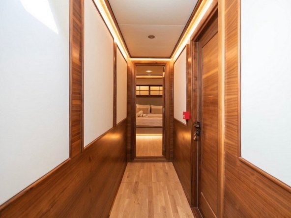 34 metre deluxe ketch gulet Kaptan Mehmet Buğra ile Marmaris’ten özel Mavi Tur! 8 kabin, 18 kişi kapasite, jakuzi, su sporları ve 6 kişilik profesyonel ekip ile lüks tatil deneyimi