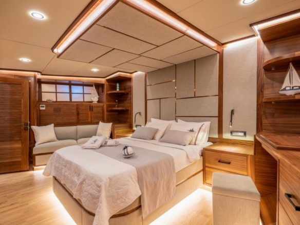 34 metre deluxe ketch gulet Kaptan Mehmet Buğra ile Marmaris’ten özel Mavi Tur! 8 kabin, 18 kişi kapasite, jakuzi, su sporları ve 6 kişilik profesyonel ekip ile lüks tatil deneyimi