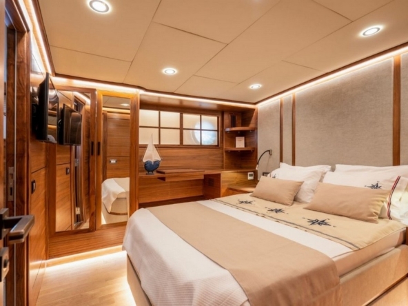 34 metre deluxe ketch gulet Kaptan Mehmet Buğra ile Marmaris’ten özel Mavi Tur! 8 kabin, 18 kişi kapasite, jakuzi, su sporları ve 6 kişilik profesyonel ekip ile lüks tatil deneyimi