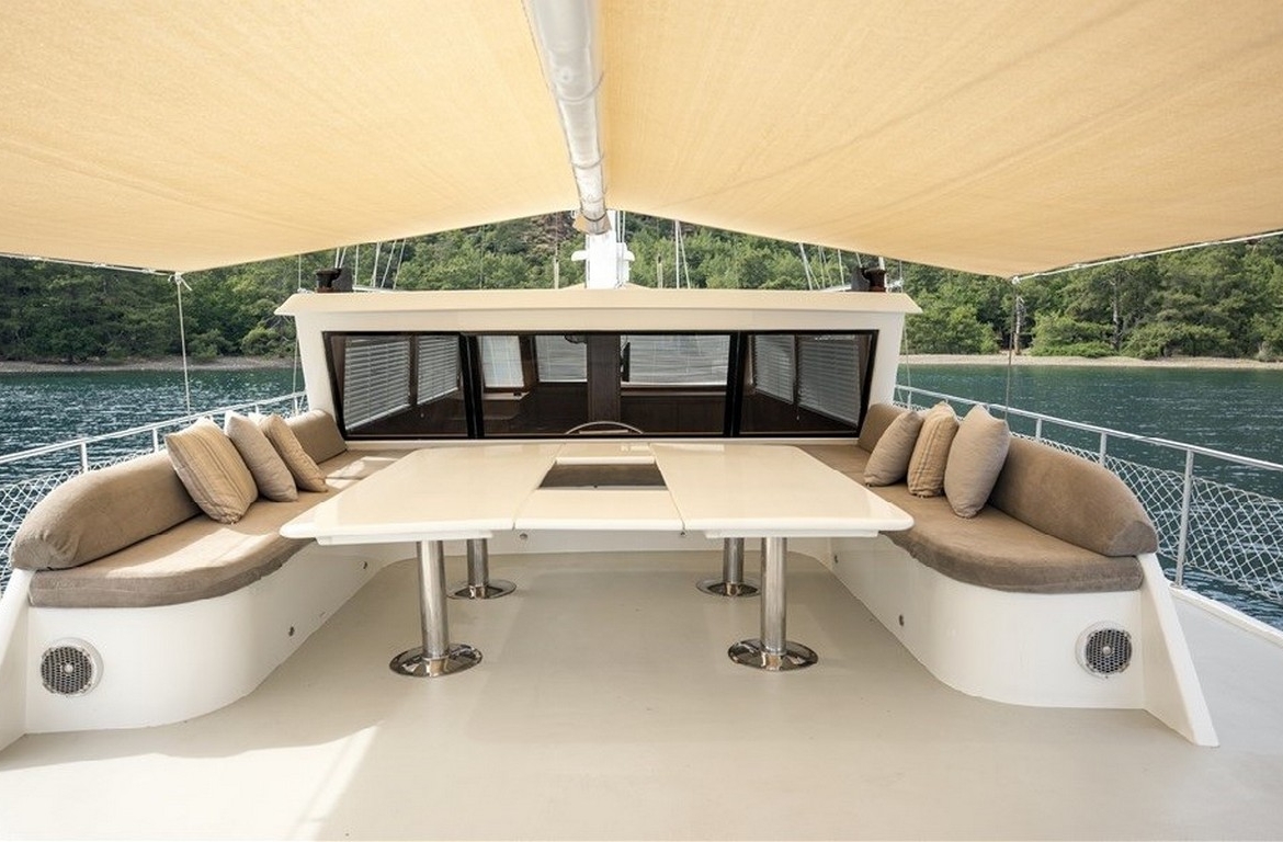 Türkiye’de Kayhan 11 Gulet kiralayın: 34 metre uzunluk, 10 kabin, 20 kişilik konfor ve unutulmaz mavi yolculuk deneyimi