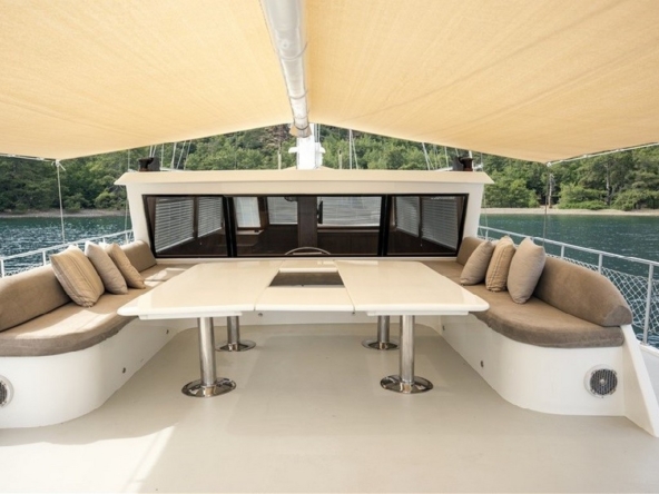 Türkiye’de Kayhan 11 Gulet kiralayın: 34 metre uzunluk, 10 kabin, 20 kişilik konfor ve unutulmaz mavi yolculuk deneyimi