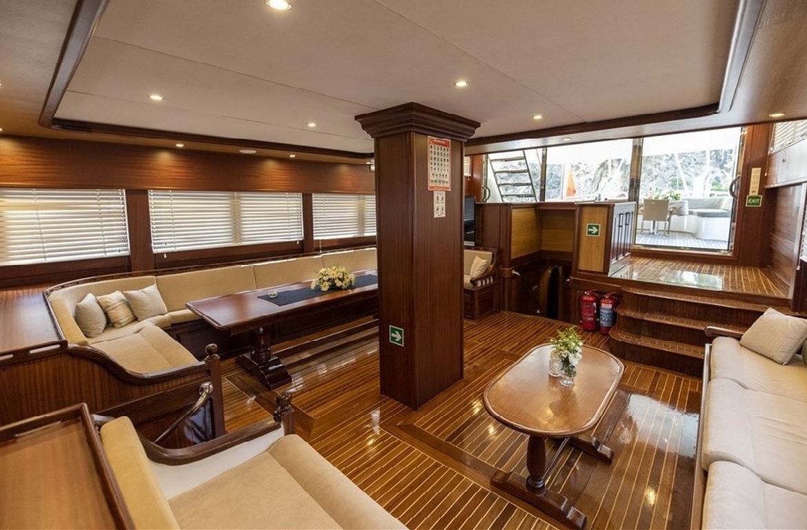 Türkiye’de Kayhan 11 Gulet kiralayın: 34 metre uzunluk, 10 kabin, 20 kişilik konfor ve unutulmaz mavi yolculuk deneyimi