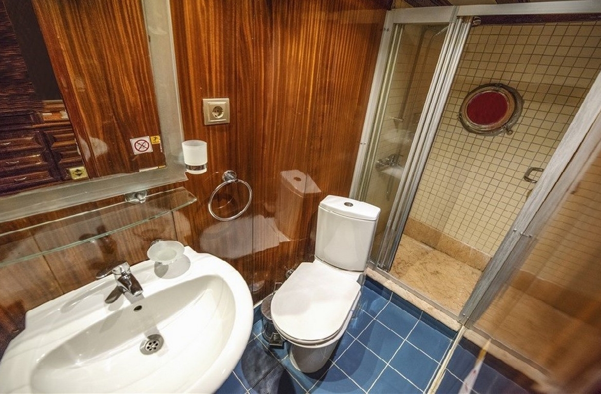 Türkiye’de Kayhan 11 Gulet kiralayın: 34 metre uzunluk, 10 kabin, 20 kişilik konfor ve unutulmaz mavi yolculuk deneyimi