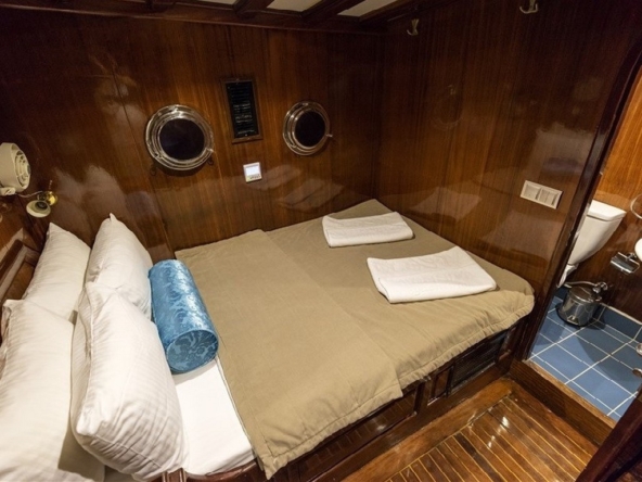 Türkiye’de Kayhan 11 Gulet kiralayın: 34 metre uzunluk, 10 kabin, 20 kişilik konfor ve unutulmaz mavi yolculuk deneyimi