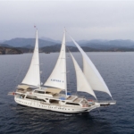 Türkiye’de Kayhan 11 Gulet kiralayın: 34 metre uzunluk, 10 kabin, 20 kişilik konfor ve unutulmaz mavi yolculuk deneyimi