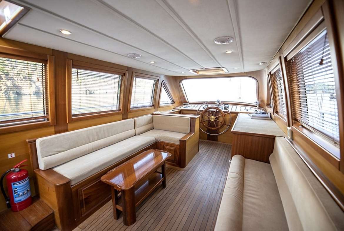 Kayhan 4, Fethiye çıkışlı 5 kabinli lüks gulet ile 10 kişilik özel mavi yolculuk deneyimi sunuyor.