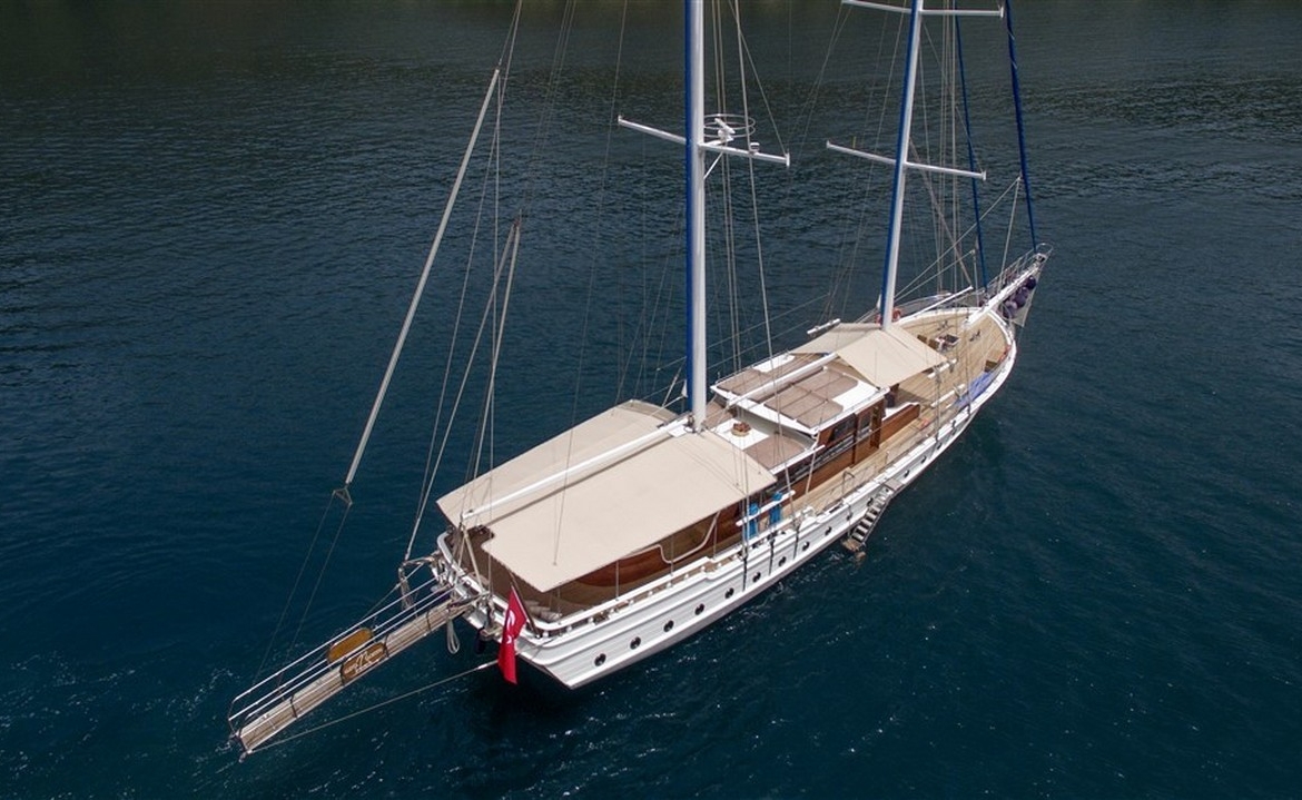 Kayhan 5 Gulet ile Ege ve Akdeniz’in en güzel koylarını keşfedin. 12 kişilik kapasite, konforlu kabinler ve özel mavi yolculuk deneyimi.