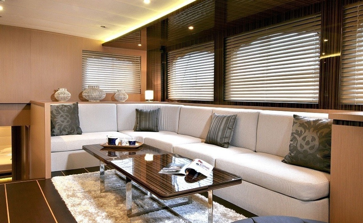 39 metre Le Pietre Gulet ile Göcek çıkışlı ultra lüks mavi tur deneyimi. 6 kabin, 12 kişilik konfor, flybridge ve su sporları seçenekleri.