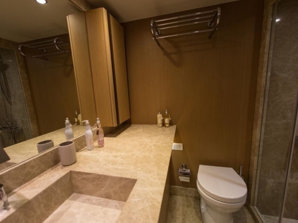 39 metre Le Pietre Gulet ile Göcek çıkışlı ultra lüks mavi tur deneyimi. 6 kabin, 12 kişilik konfor, flybridge ve su sporları seçenekleri.