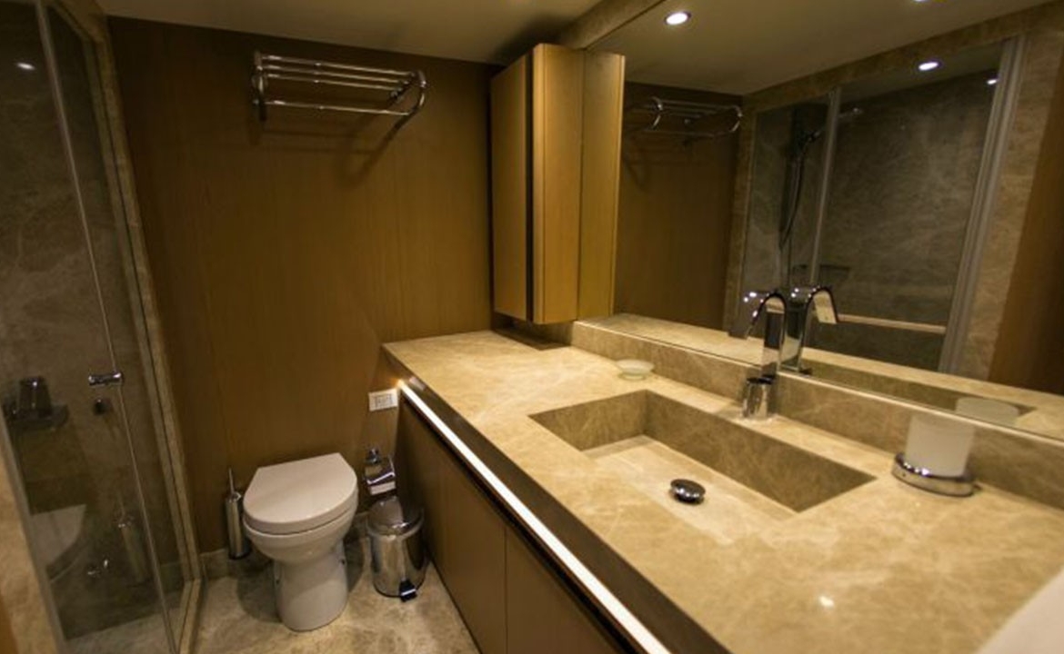 39 metre Le Pietre Gulet ile Göcek çıkışlı ultra lüks mavi tur deneyimi. 6 kabin, 12 kişilik konfor, flybridge ve su sporları seçenekleri.