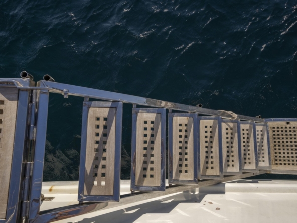 Bodrum’da 10 kişilik lüks gulet, 5 kabin, profesyonel mürettebat ile unutulmaz mavi tur deneyimi.