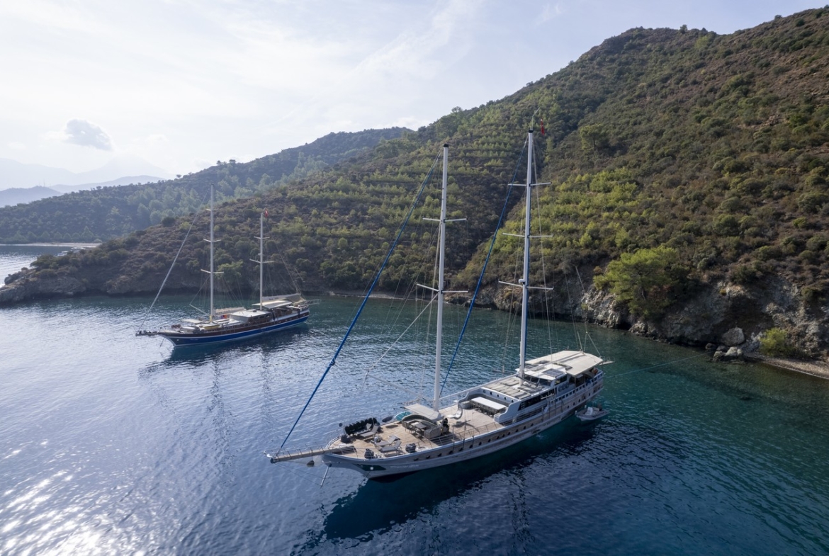 Princess Lila Gulet ile Bodrum çıkışlı lüks mavi yolculuk. 8 kabin, 16 kişi kapasite, geniş salon ve su sporları ile unutulmaz tatil.