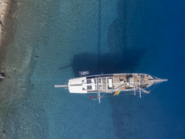 Princess Lila Gulet ile Bodrum çıkışlı lüks mavi yolculuk. 8 kabin, 16 kişi kapasite, geniş salon ve su sporları ile unutulmaz tatil.