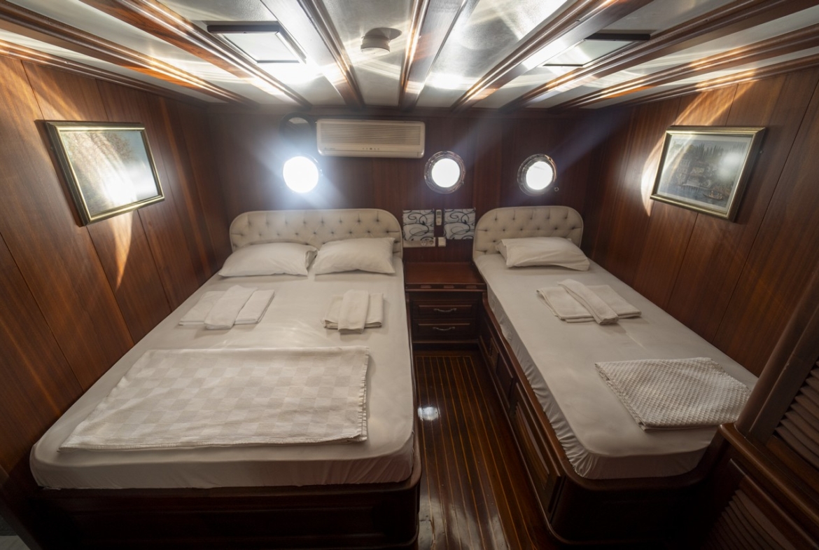 Princess Lila Gulet ile Bodrum çıkışlı lüks mavi yolculuk. 8 kabin, 16 kişi kapasite, geniş salon ve su sporları ile unutulmaz tatil.