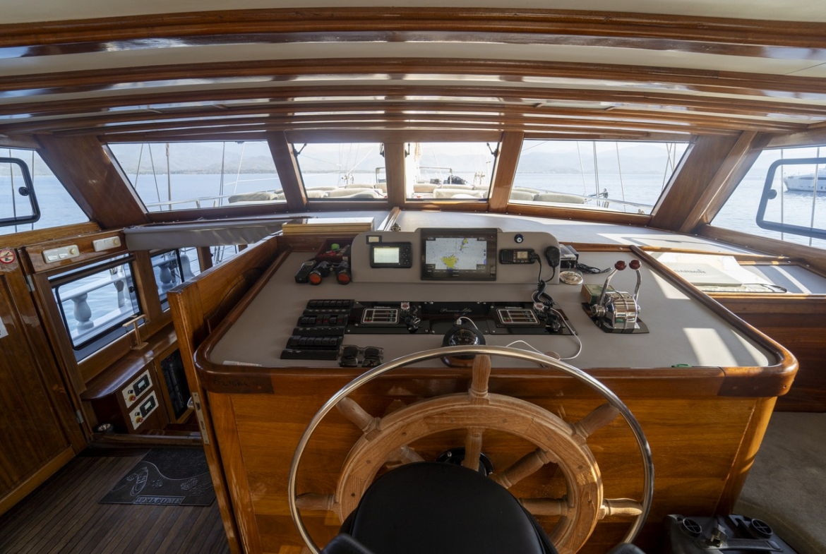 Princess Lila Gulet ile Bodrum çıkışlı lüks mavi yolculuk. 8 kabin, 16 kişi kapasite, geniş salon ve su sporları ile unutulmaz tatil.