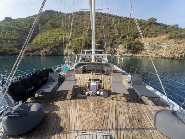 Princess Lila Gulet ile Bodrum çıkışlı lüks mavi yolculuk. 8 kabin, 16 kişi kapasite, geniş salon ve su sporları ile unutulmaz tatil.