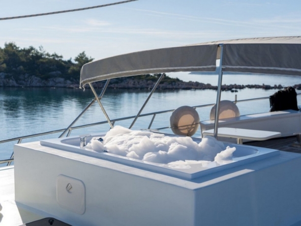 8 kabinli S Nur Taylan ile Marmaris, Göcek ve Datça koylarında su sporları, konfor ve lüks bir mavi yolculuk deneyimi.