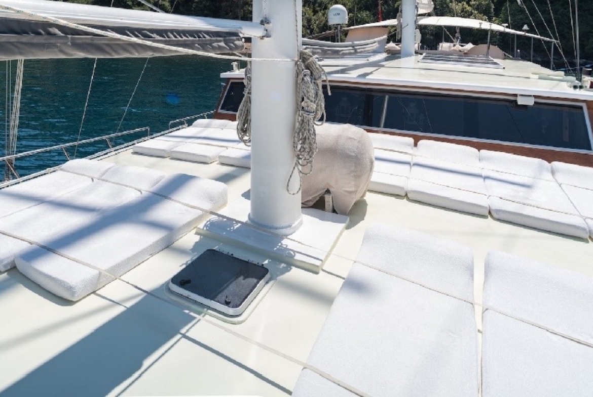 8 kabinli S Nur Taylan ile Marmaris, Göcek ve Datça koylarında su sporları, konfor ve lüks bir mavi yolculuk deneyimi.