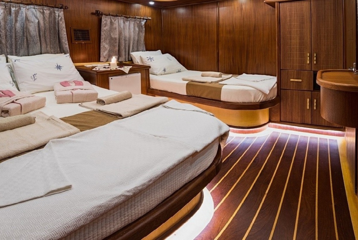 8 kabinli S Nur Taylan ile Marmaris, Göcek ve Datça koylarında su sporları, konfor ve lüks bir mavi yolculuk deneyimi.