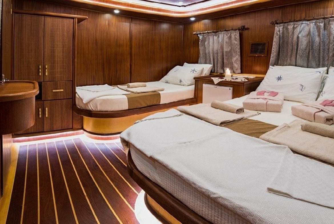 8 kabinli S Nur Taylan ile Marmaris, Göcek ve Datça koylarında su sporları, konfor ve lüks bir mavi yolculuk deneyimi.