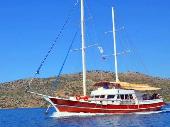 Sirena Gulet ile Adriyatik’te Split çıkışlı özel mavi yolculuk deneyimi. 5 kabin, 10 kişilik konfor ve profesyonel mürettebatla unutulmaz bir tatil sizi bekliyor.