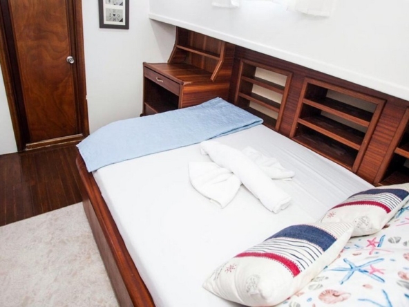 Sirena Gulet ile Adriyatik’te Split çıkışlı özel mavi yolculuk deneyimi. 5 kabin, 10 kişilik konfor ve profesyonel mürettebatla unutulmaz bir tatil sizi bekliyor.