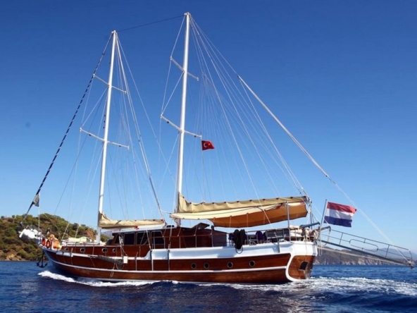 Sirena Gulet ile Adriyatik’te Split çıkışlı özel mavi yolculuk deneyimi. 5 kabin, 10 kişilik konfor ve profesyonel mürettebatla unutulmaz bir tatil sizi bekliyor.