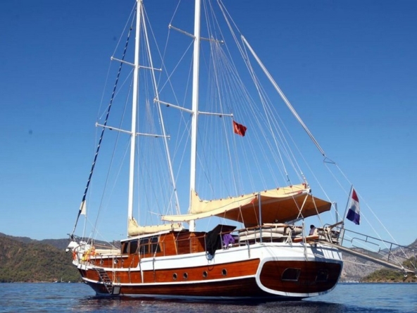 Sirena Gulet ile Adriyatik’te Split çıkışlı özel mavi yolculuk deneyimi. 5 kabin, 10 kişilik konfor ve profesyonel mürettebatla unutulmaz bir tatil sizi bekliyor.