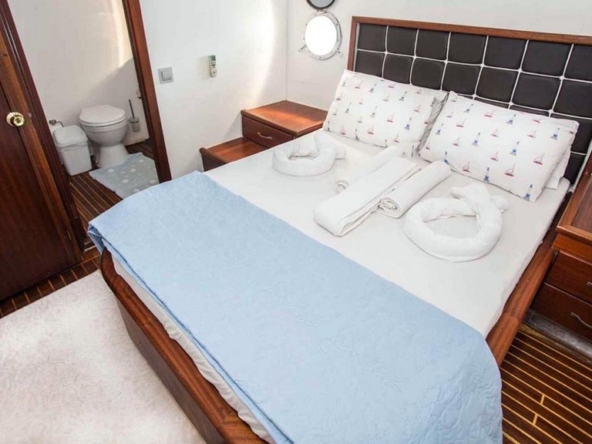 Sirena Gulet ile Adriyatik’te Split çıkışlı özel mavi yolculuk deneyimi. 5 kabin, 10 kişilik konfor ve profesyonel mürettebatla unutulmaz bir tatil sizi bekliyor.