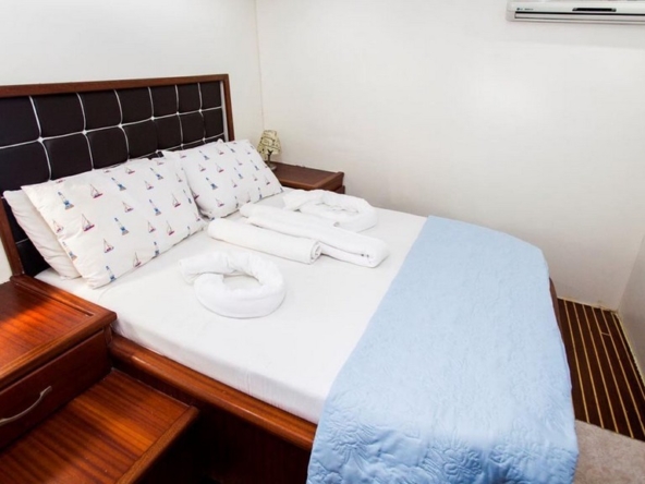 Sirena Gulet ile Adriyatik’te Split çıkışlı özel mavi yolculuk deneyimi. 5 kabin, 10 kişilik konfor ve profesyonel mürettebatla unutulmaz bir tatil sizi bekliyor.