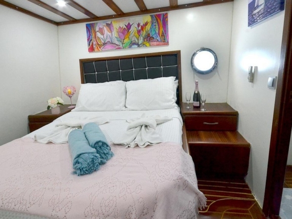 Sirena Gulet ile Adriyatik’te Split çıkışlı özel mavi yolculuk deneyimi. 5 kabin, 10 kişilik konfor ve profesyonel mürettebatla unutulmaz bir tatil sizi bekliyor.