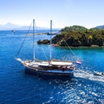 Sirena Gulet ile Adriyatik’te Split çıkışlı özel mavi yolculuk deneyimi. 5 kabin, 10 kişilik konfor ve profesyonel mürettebatla unutulmaz bir tatil sizi bekliyor.