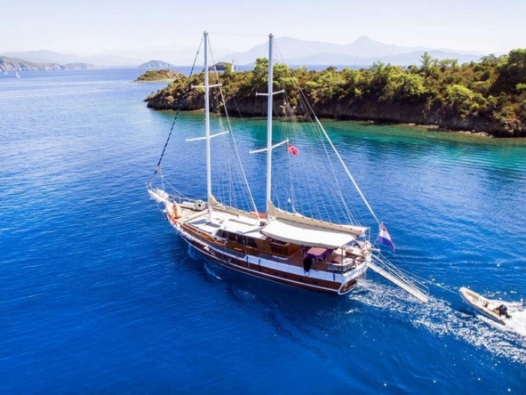 Sirena Gulet ile Adriyatik’te Split çıkışlı özel mavi yolculuk deneyimi. 5 kabin, 10 kişilik konfor ve profesyonel mürettebatla unutulmaz bir tatil sizi bekliyor.