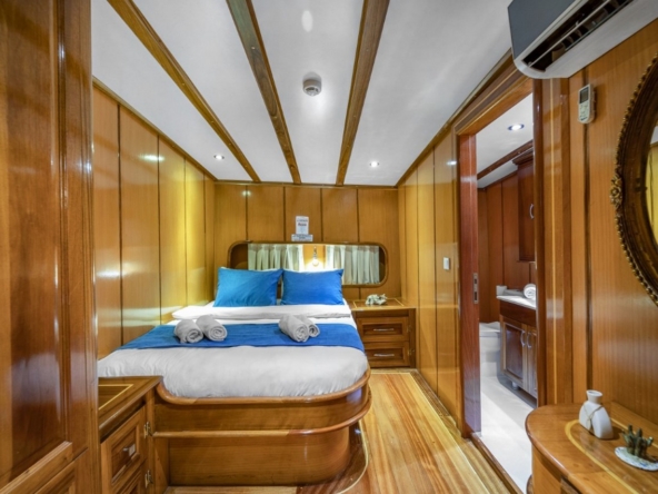 Tersane 8 Kiralık Gulet 14 kabinli 32 Kişi Kapasiteli, arkadaşlar veya aileler için Akdeniz’de premium deniz tatili ve özel rotalar sunar.