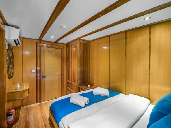Tersane 8 Kiralık Gulet 14 kabinli 32 Kişi Kapasiteli, arkadaşlar veya aileler için Akdeniz’de premium deniz tatili ve özel rotalar sunar.