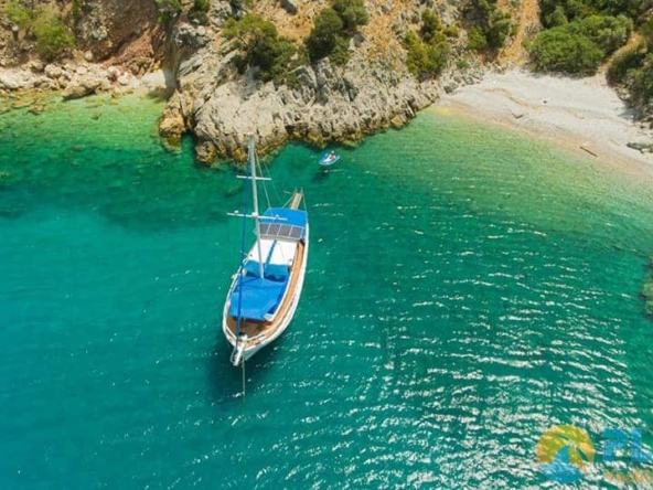 Kiralık 6 Kişilik 3 Kabin küçük Tekne Yat Gulet Fethiye