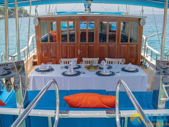 Kiralık 6 Kişilik 3 Kabin küçük Tekne Yat Gulet Fethiye