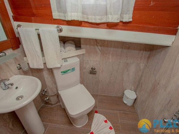 Kiralık 6 Kişilik 3 Kabin küçük Tekne Yat Gulet Fethiye