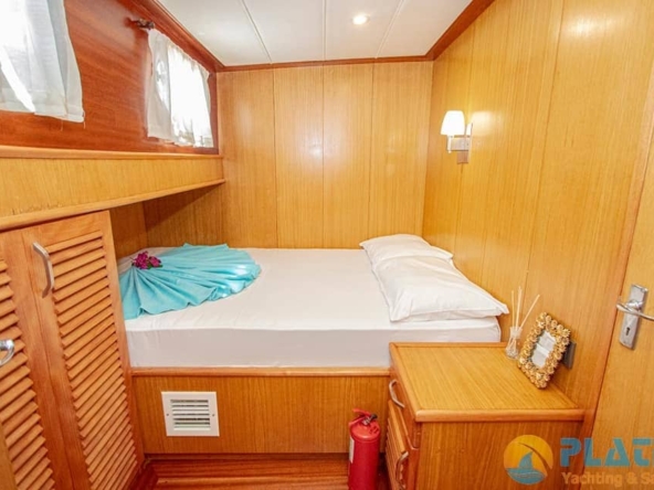 Kiralık 6 Kişilik 3 Kabin küçük Tekne Yat Gulet Fethiye