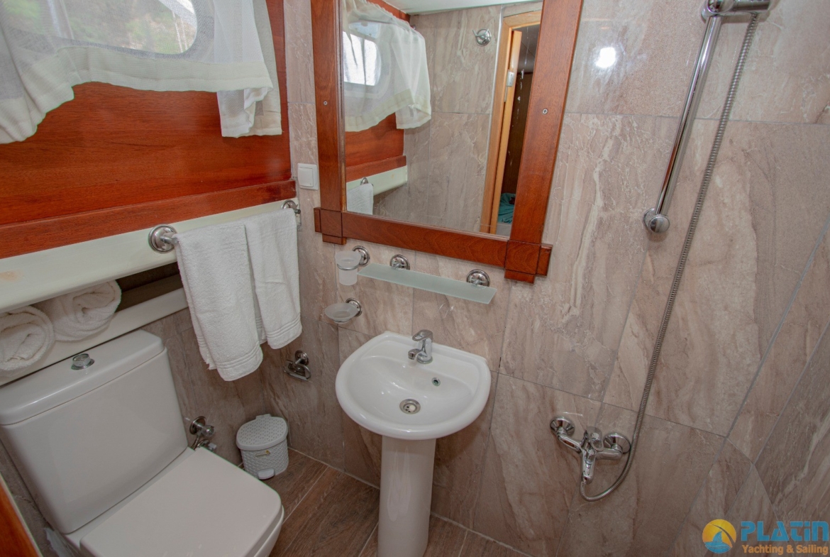 Kiralık 6 Kişilik 3 Kabin küçük Tekne Yat Gulet Fethiye 3