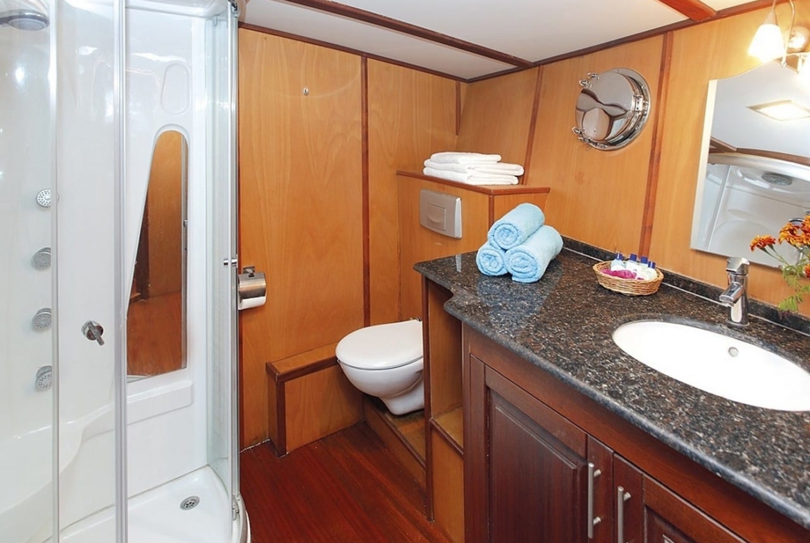 Saraylı 1 Yat Tekne Gulet Kiralama Mavi Yolculuk