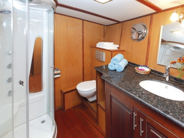 Saraylı 1 Yat Tekne Gulet Kiralama Mavi Yolculuk