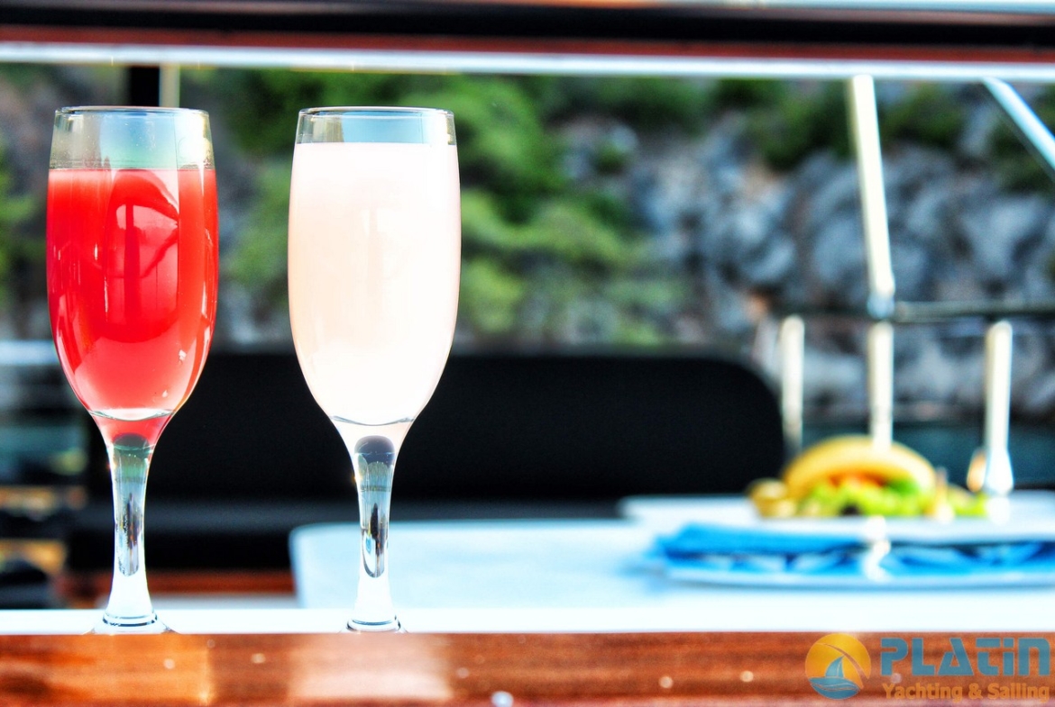 Maske 3 Kiralik Trawler Tekne Yat Mavi Yolculuk