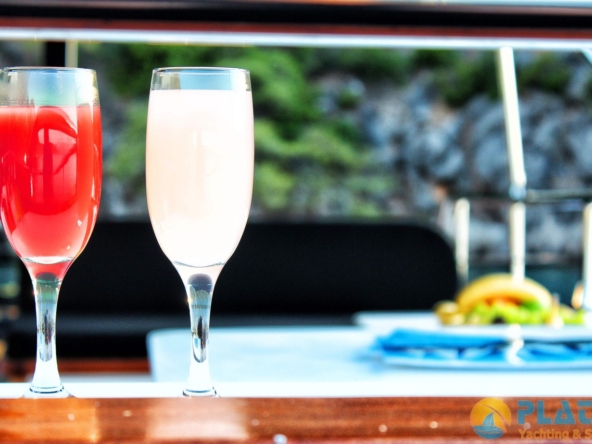 Maske 3 Kiralik Trawler Tekne Yat Mavi Yolculuk