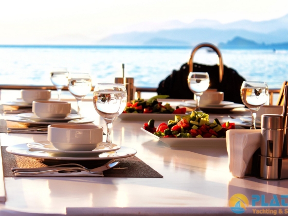 Maske 3 Kiralik Trawler Tekne Yat Mavi Yolculuk