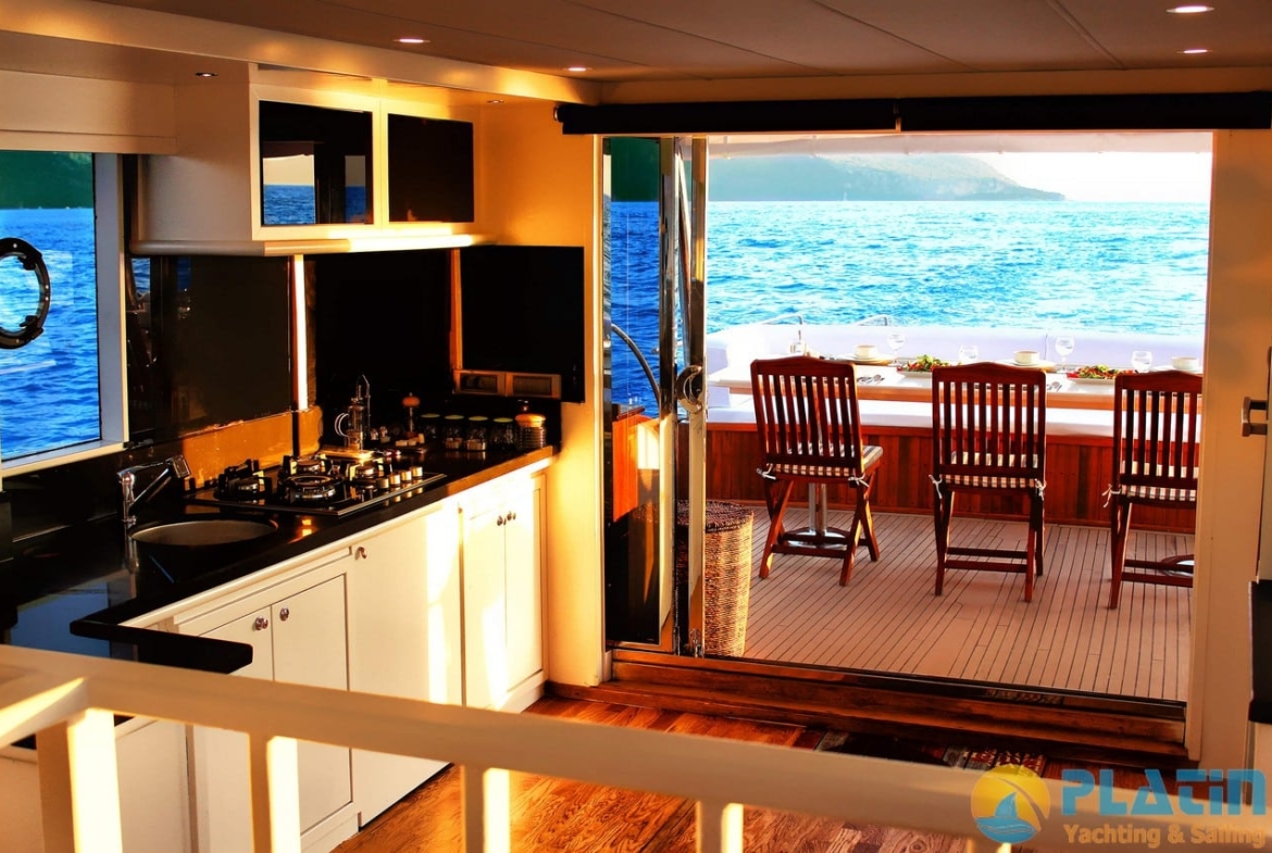 Maske 3 Kiralik Trawler Tekne Yat Mavi Yolculuk