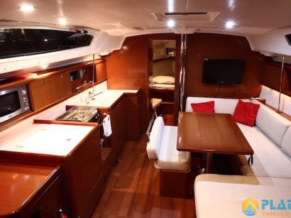 Yelkenli Kiralama Fethiye Beneteau Oceanis 43 platin yatcilik