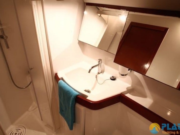 Yelkenli Kiralama Fethiye Beneteau Oceanis 43 platin yatcilik